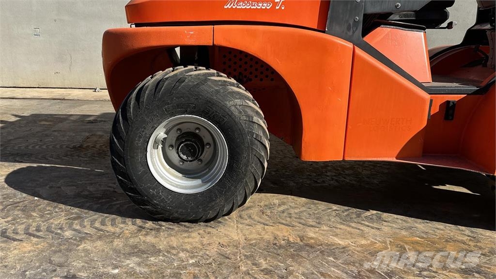 Mast Explorer H35DA 4X4 Внедорожные погрузчики