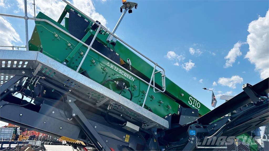 McCloskey S110 D2 Waste sorting equipment