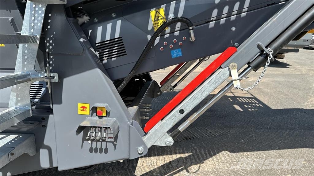 McCloskey S110 D2 Waste sorting equipment