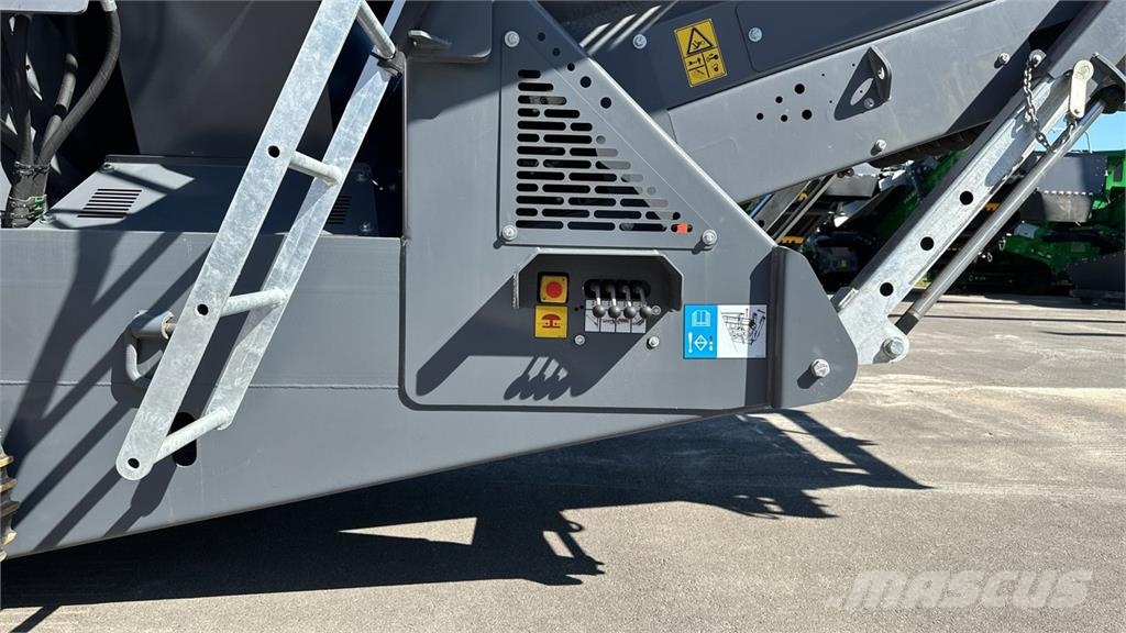 McCloskey S130 3D MWS Waste sorting equipment