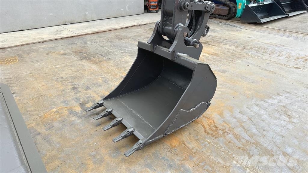 Mecalac 8MCR Midigrävmaskiner 7t - 12t