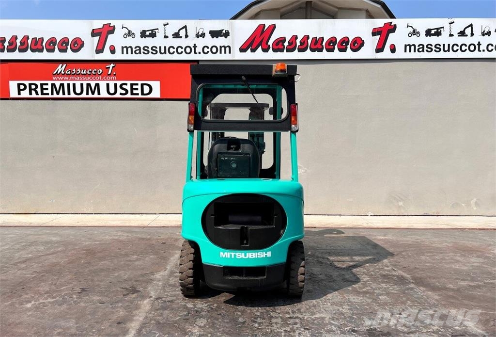 Mitsubishi FD25K Dieselmotviktstruckar