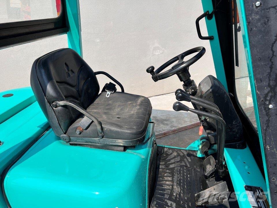 Mitsubishi FD25K Dieselmotviktstruckar
