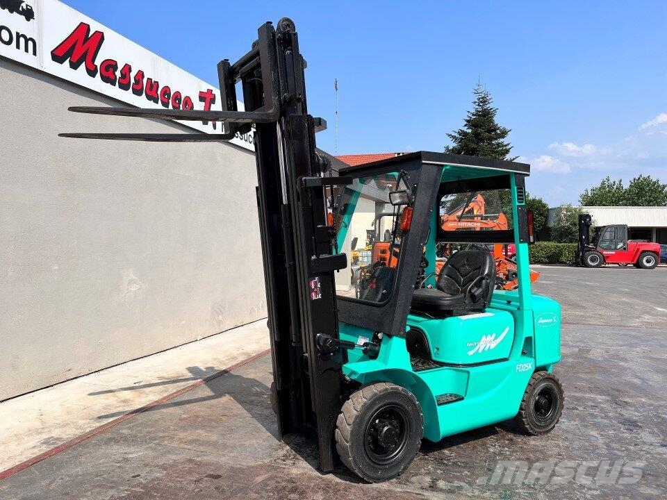 Mitsubishi FD25K Dieselmotviktstruckar