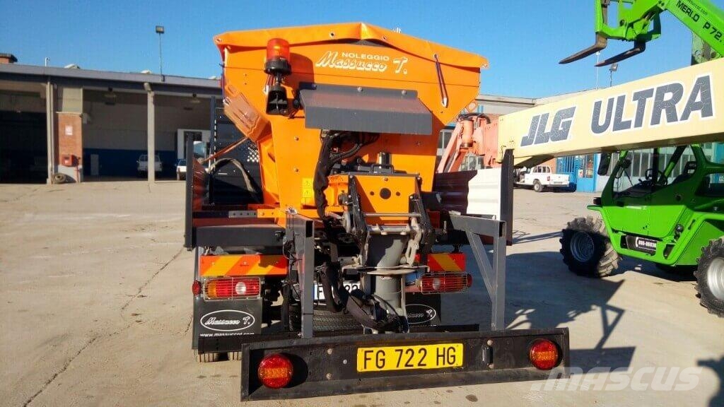 Mitsubishi Fuso - 6C18 - 4x4 Láminas y cuñas quitanieves