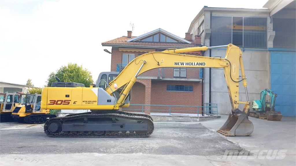 New Holland E305 حفارات زحافة