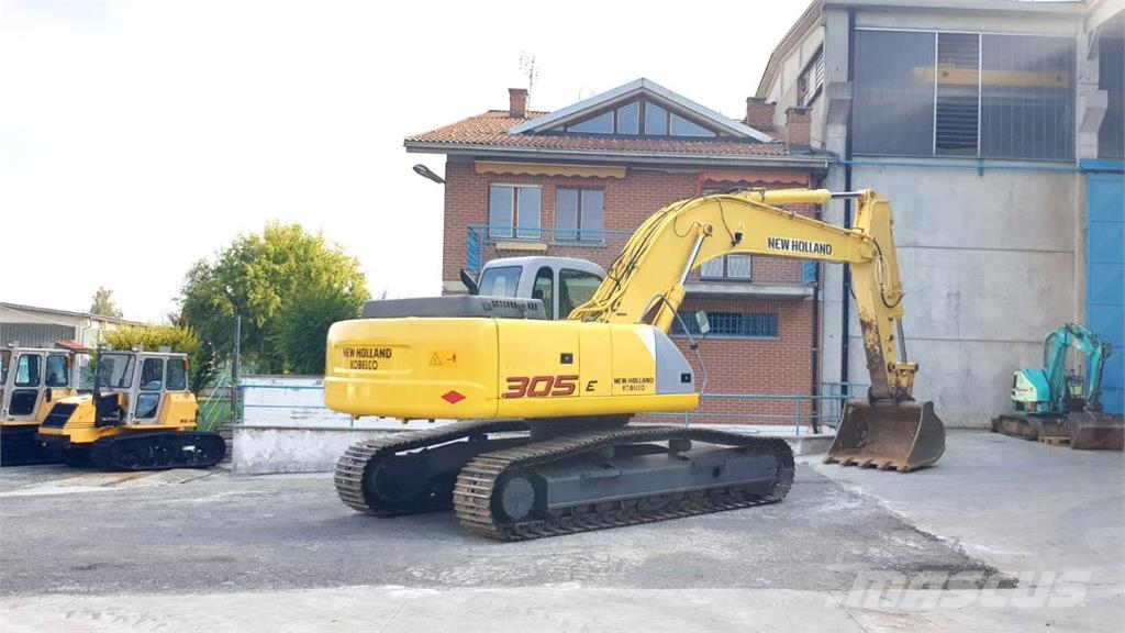 New Holland E305 حفارات زحافة