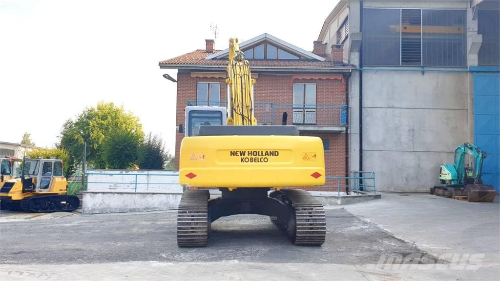 New Holland E305 حفارات زحافة