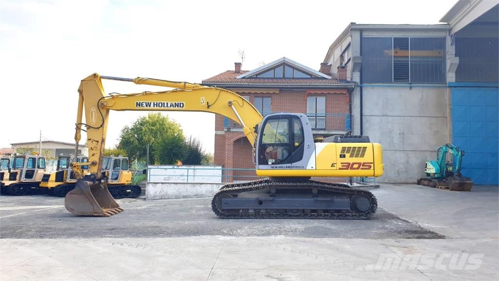 New Holland E305 حفارات زحافة