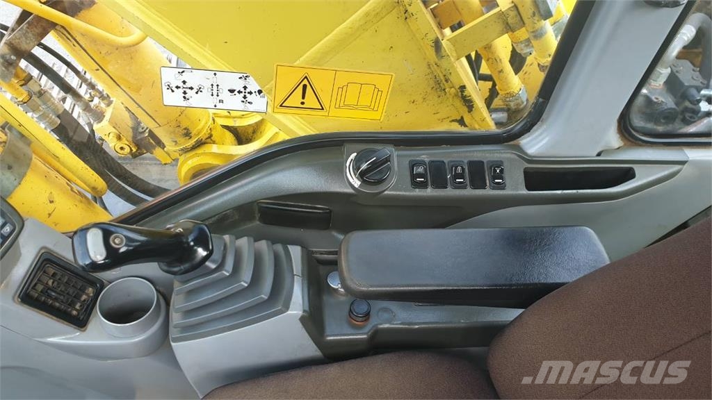 New Holland E305 حفارات زحافة