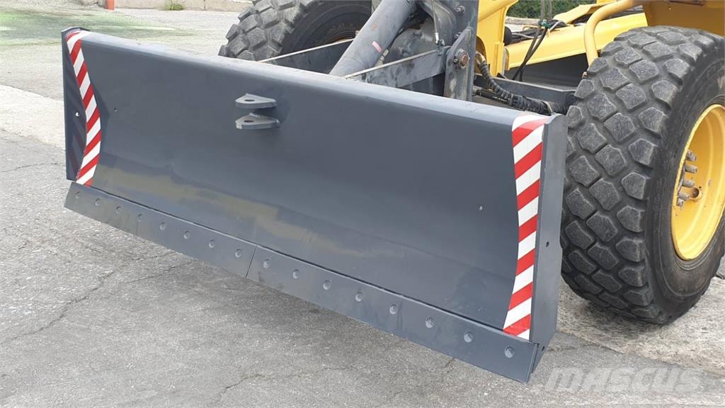 New Holland F.156.6/A Rupsdozers