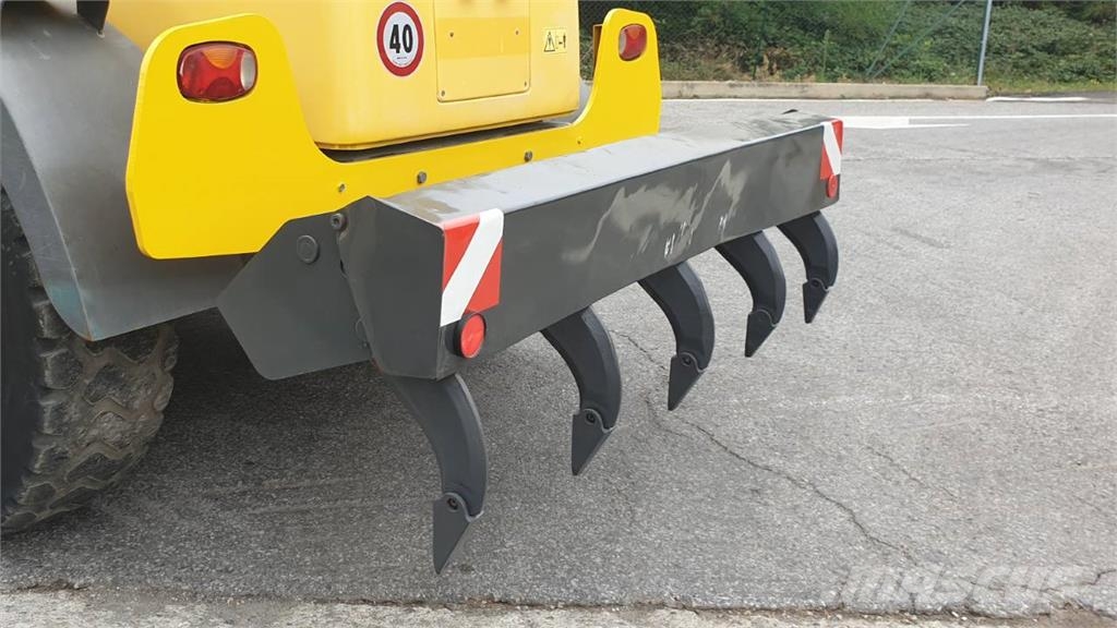 New Holland F.156.6/A Rupsdozers