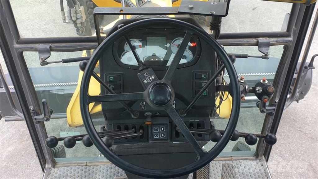 New Holland F.156.6/A Rupsdozers