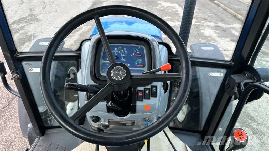 New Holland TD5050 4X4 推雪机