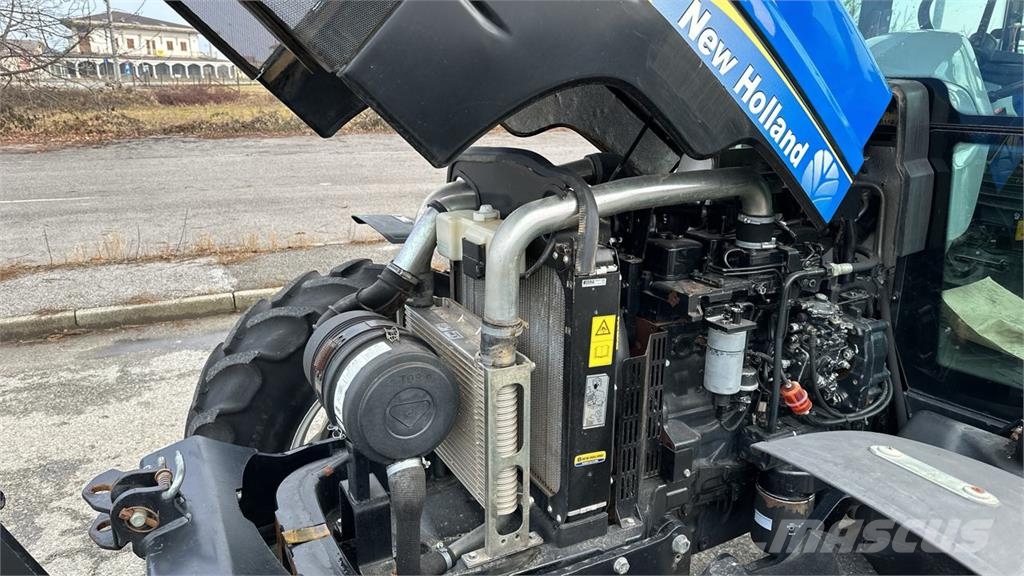 New Holland TD5050 4X4 推雪机