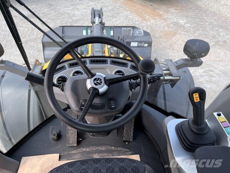 New Holland W110D Колесни товарачи