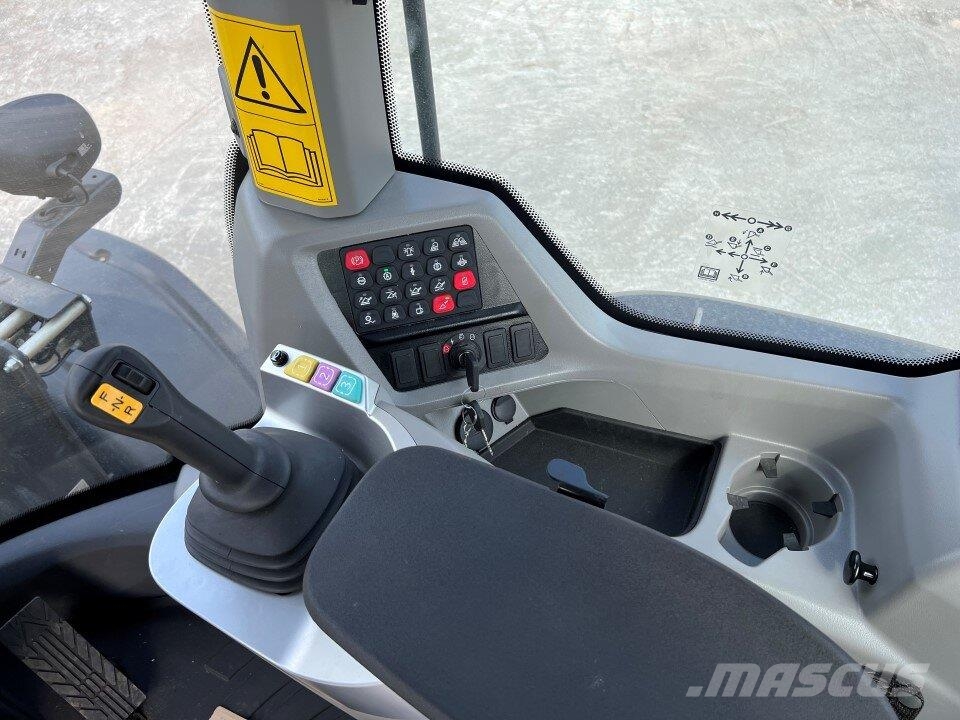 New Holland W110D Колесни товарачи
