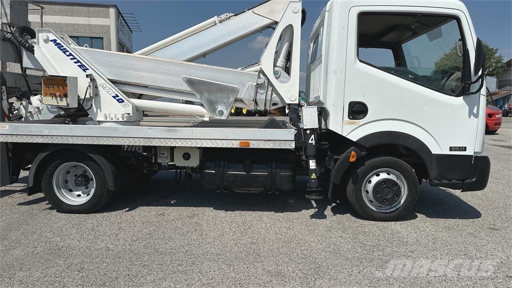 Nissan 35.11 Multitel MX200 Plataformas sobre camión