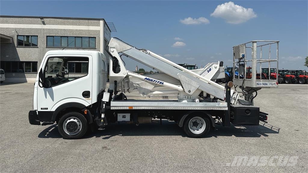 Nissan 35.11 Multitel MX200 Plataformas sobre camión