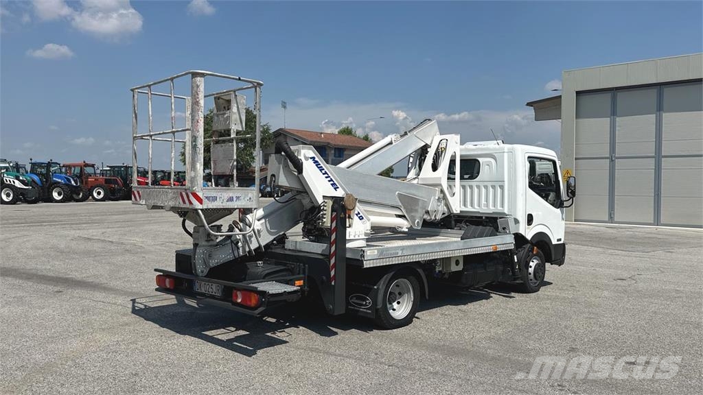Nissan 35.11 Multitel MX200 Plataformas sobre camión