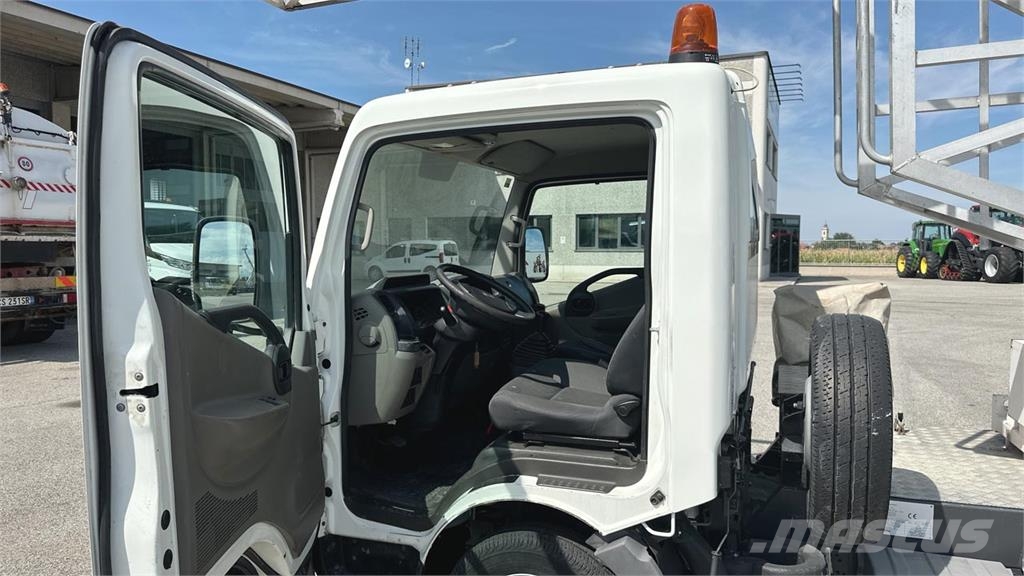 Nissan Barin ABC 60-S المنصات الهوائية المثبتة على شاحنة