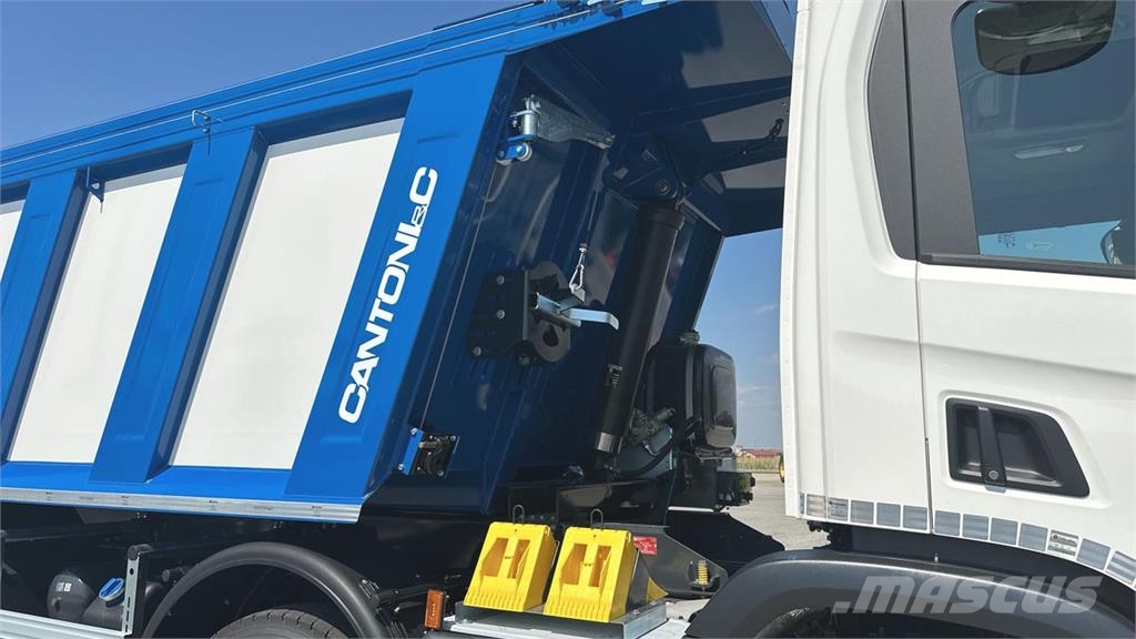 Scania P500 XT 8x4 شاحنات أخرى