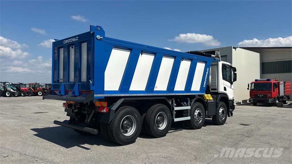 Scania P500 XT 8x4 شاحنات أخرى