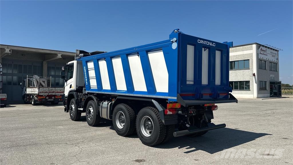 Scania P500 XT 8x4 شاحنات أخرى