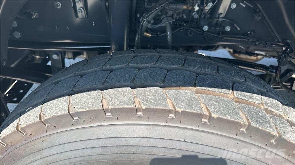 Scania P500 XT 8x4 شاحنات أخرى