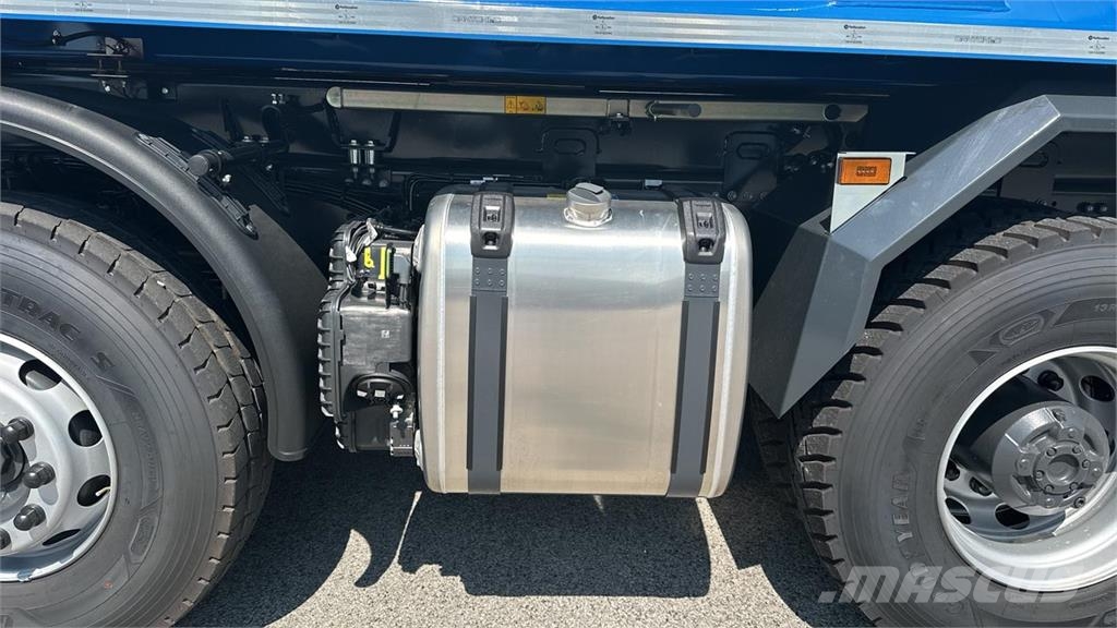 Scania P500 XT 8x4 شاحنات أخرى