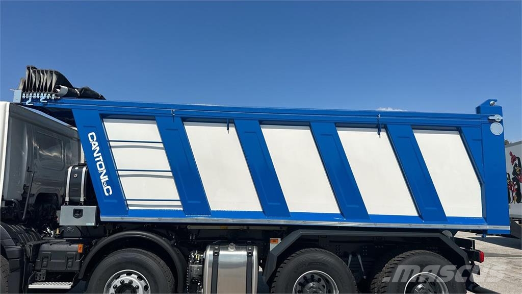 Scania P500 XT 8x4 شاحنات أخرى