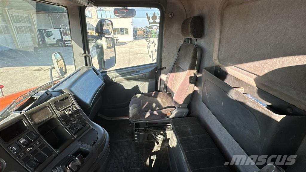 Scania T114 6x4 340CV Otros camiones