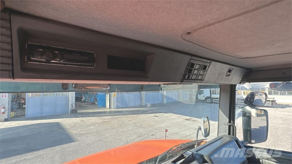 Scania T114 6x4 340CV Otros camiones