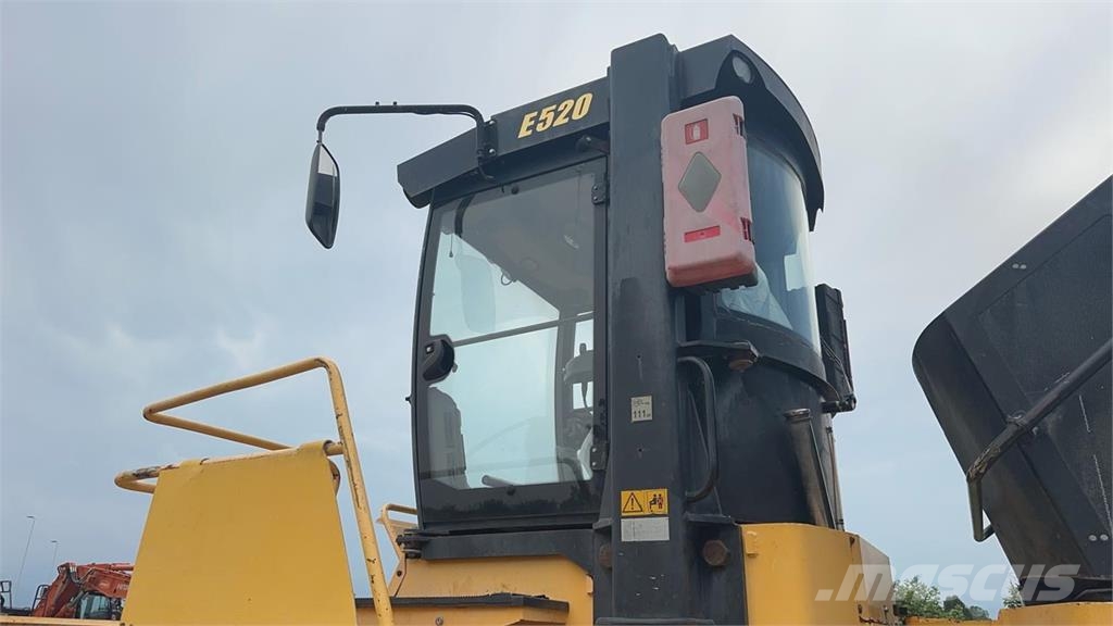Tana E520 Paletli dozerler