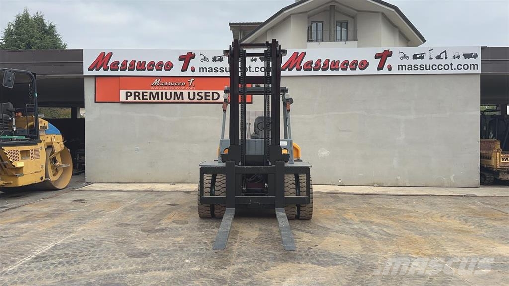 TCM FD70Z8 4x2 Dieseltrukit
