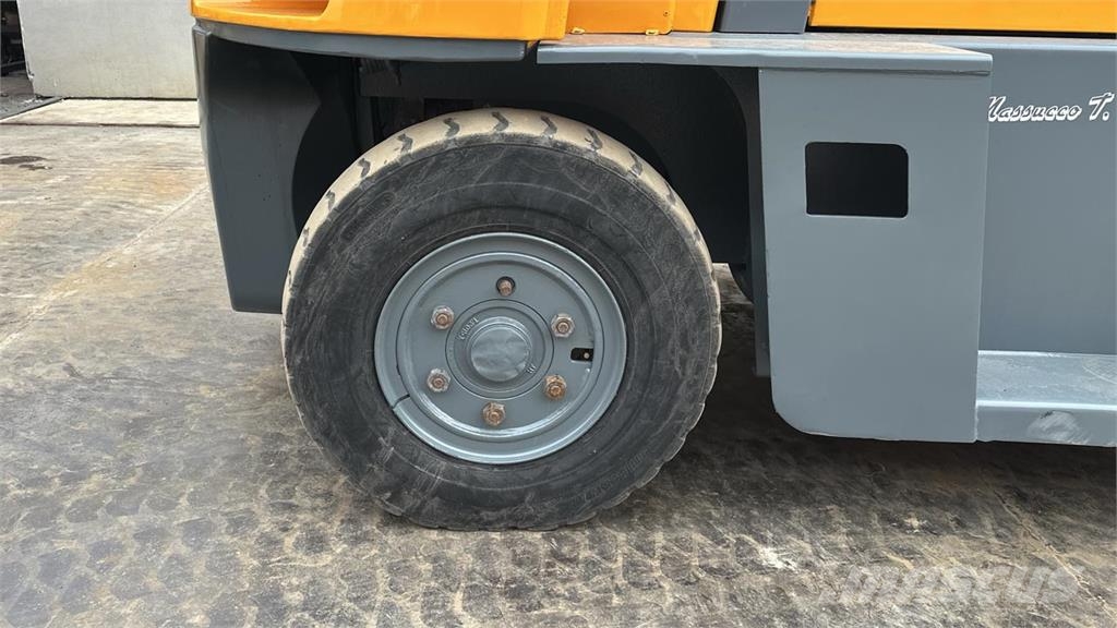TCM FD70Z8 4x2 Dieseltrukit