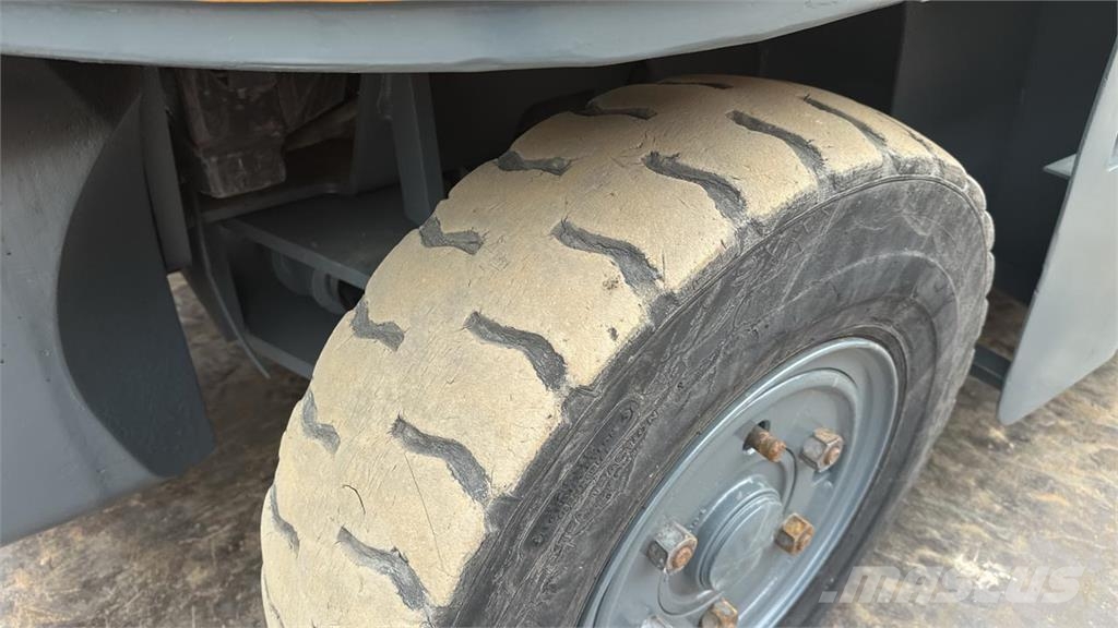 TCM FD70Z8 4x2 Dieseltrukit