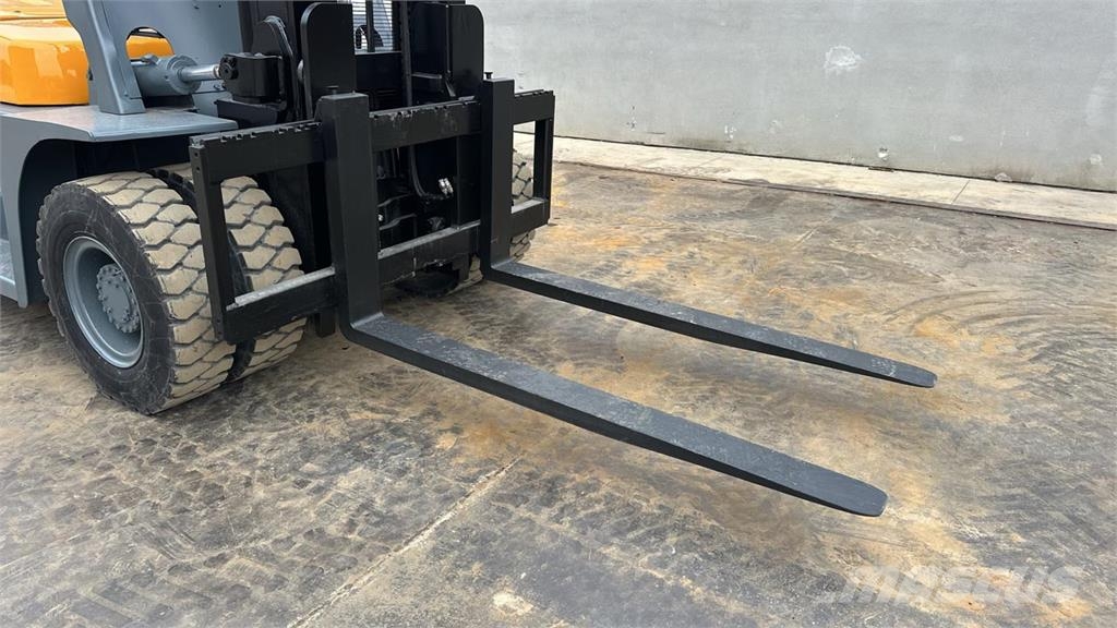 TCM FD70Z8 4x2 Dieseltrukit