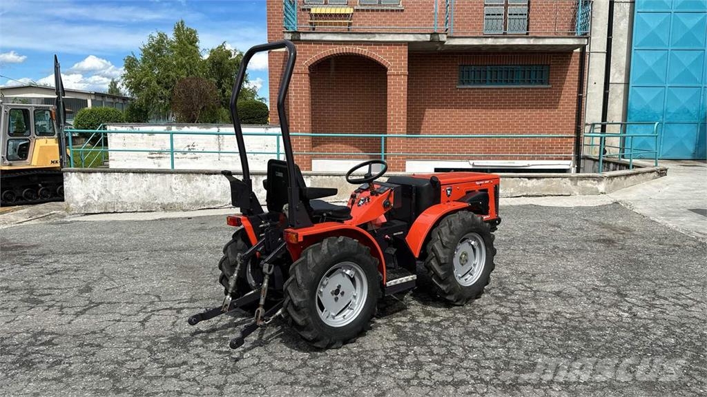 Tigretrac 3800 4x4 Snøploger- og skjær