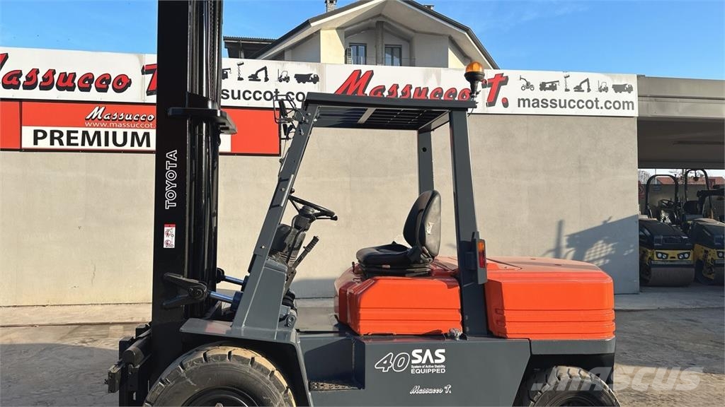 Toyota 02-5FD40 Diesel forklifts