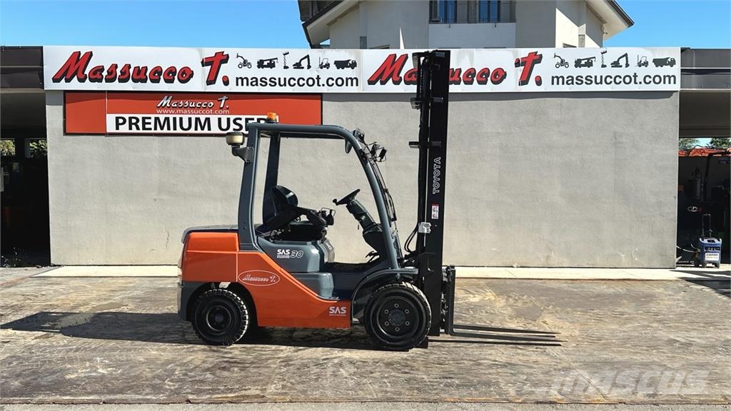 Toyota 02-8FDF30 Diesel forklifts