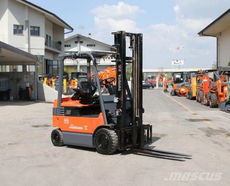 Toyota 7FBMF25 Electric forklifts