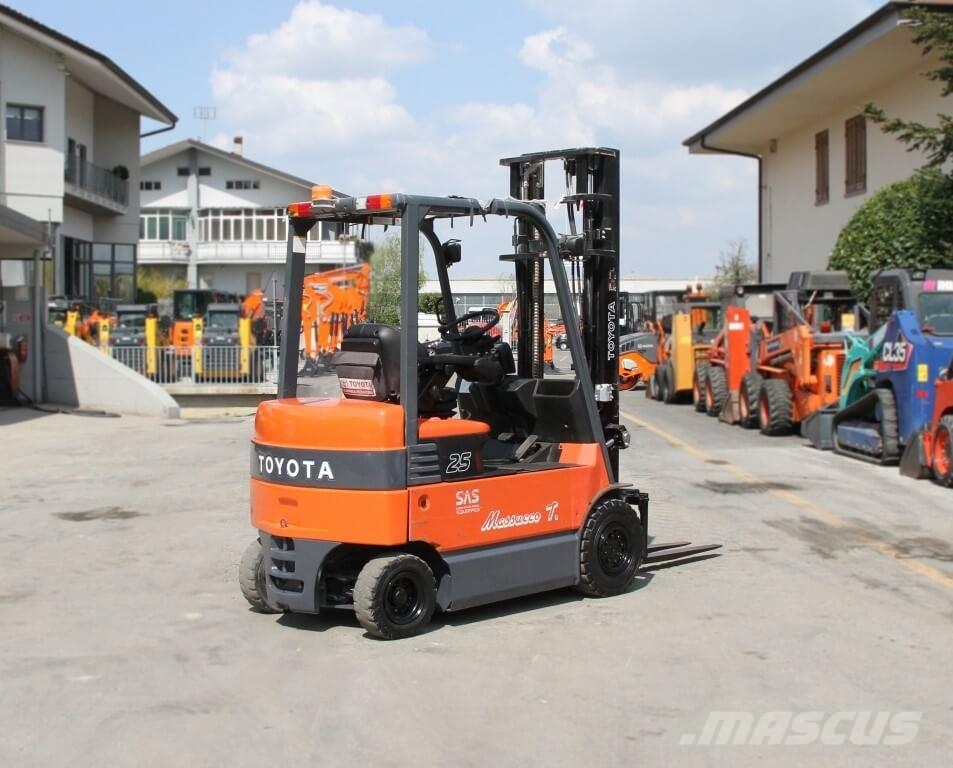 Toyota 7FBMF25 Electric forklifts