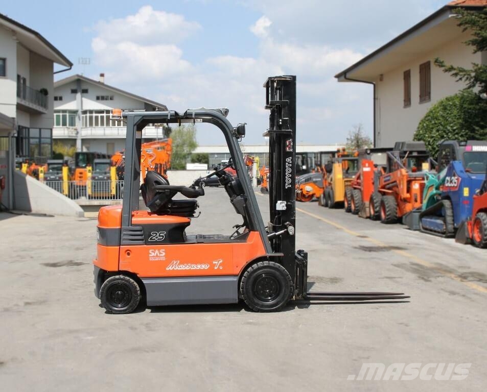 Toyota 7FBMF25 Electric forklifts