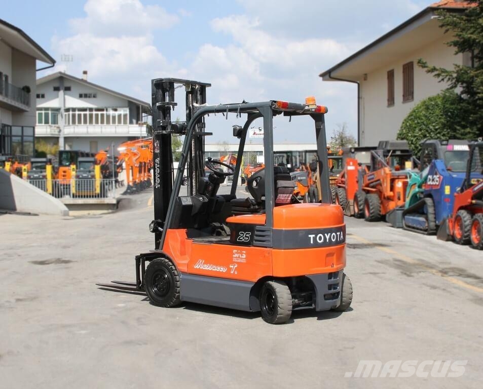Toyota 7FBMF25 Electric forklifts