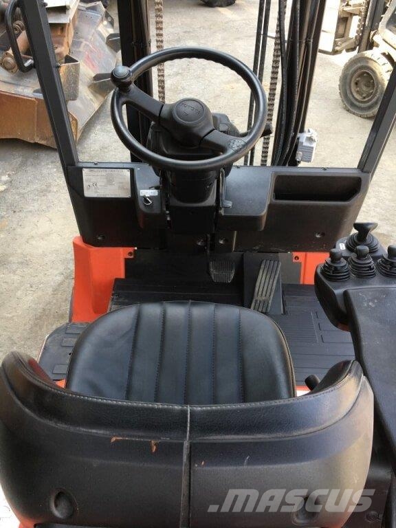 Toyota 7FBMF25 Electric forklifts
