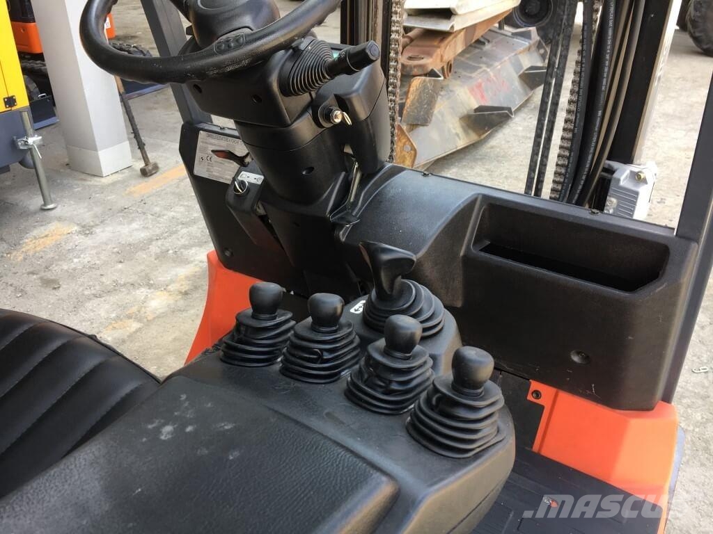 Toyota 7FBMF25 Electric forklifts