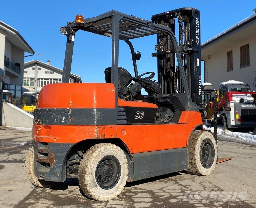 Toyota 7FBMF50 Electric forklifts