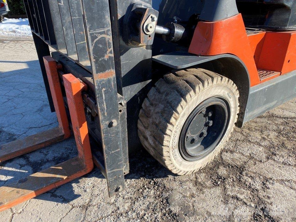 Toyota 7FBMF50 Electric forklifts