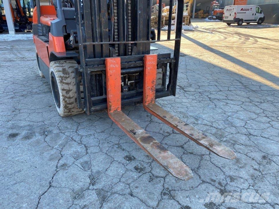 Toyota 7FBMF50 Electric forklifts